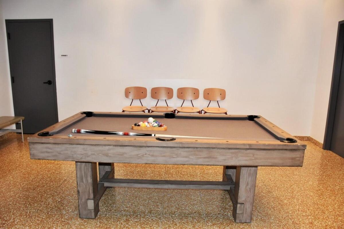 Stylist Downtown La Gateway- 2bd